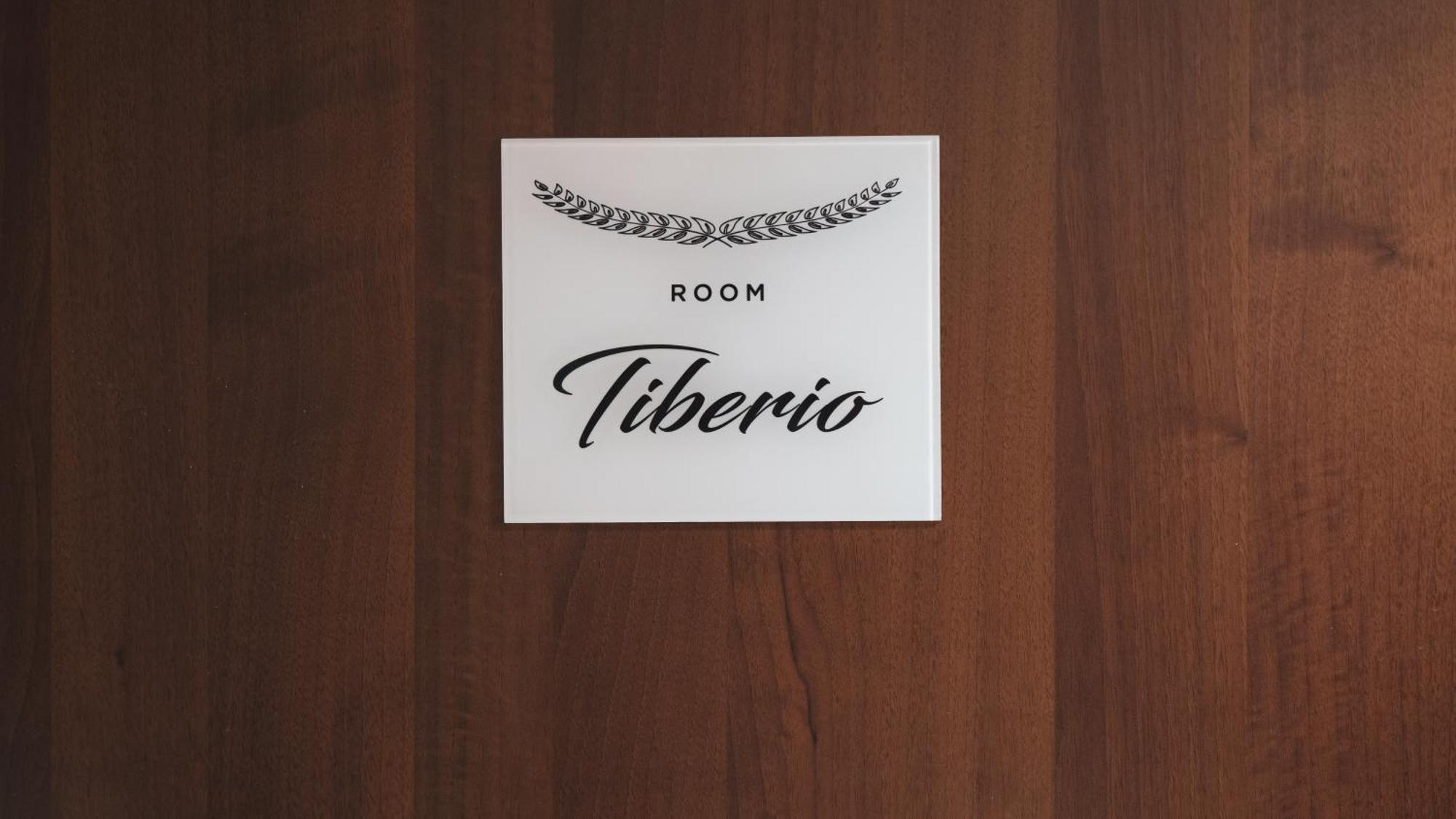 Tiberim Exclusive Pensión